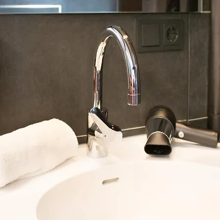 Hotel Mdg By Wmm *